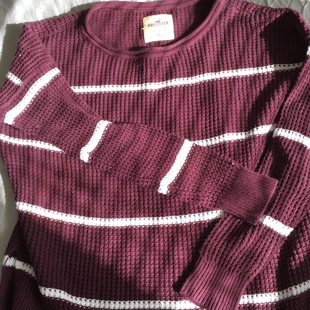 xs maroon striped hollister sweater